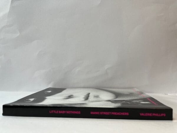 Little Baby Nothings: Manic Street Preachers  (SIGNED by band and photographer) - Image 2