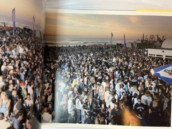 Massimo Vitali: Landscape with Figures - Image 3