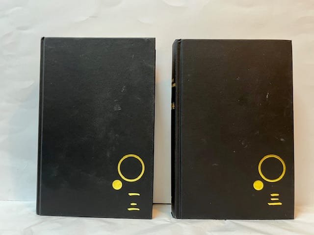 1Q84: Books One and Two. With Book Three (2 vols) - Image 2